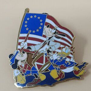 Disney‎ Mickey Mouse Patriotic Pin 4th Of July Drummer 2005 Collectible
